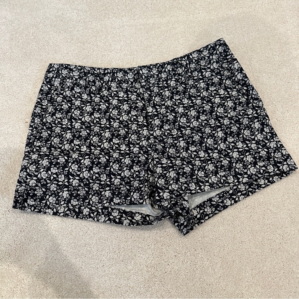 Gap Floral Shorts White & Dark Blue Navy sz S
